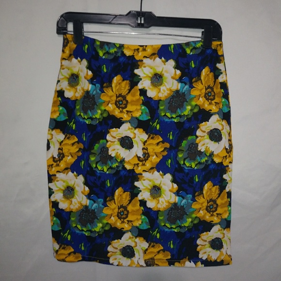 Forever 21 Dresses & Skirts - Forever 21 M Sunflower Pencil Skirt